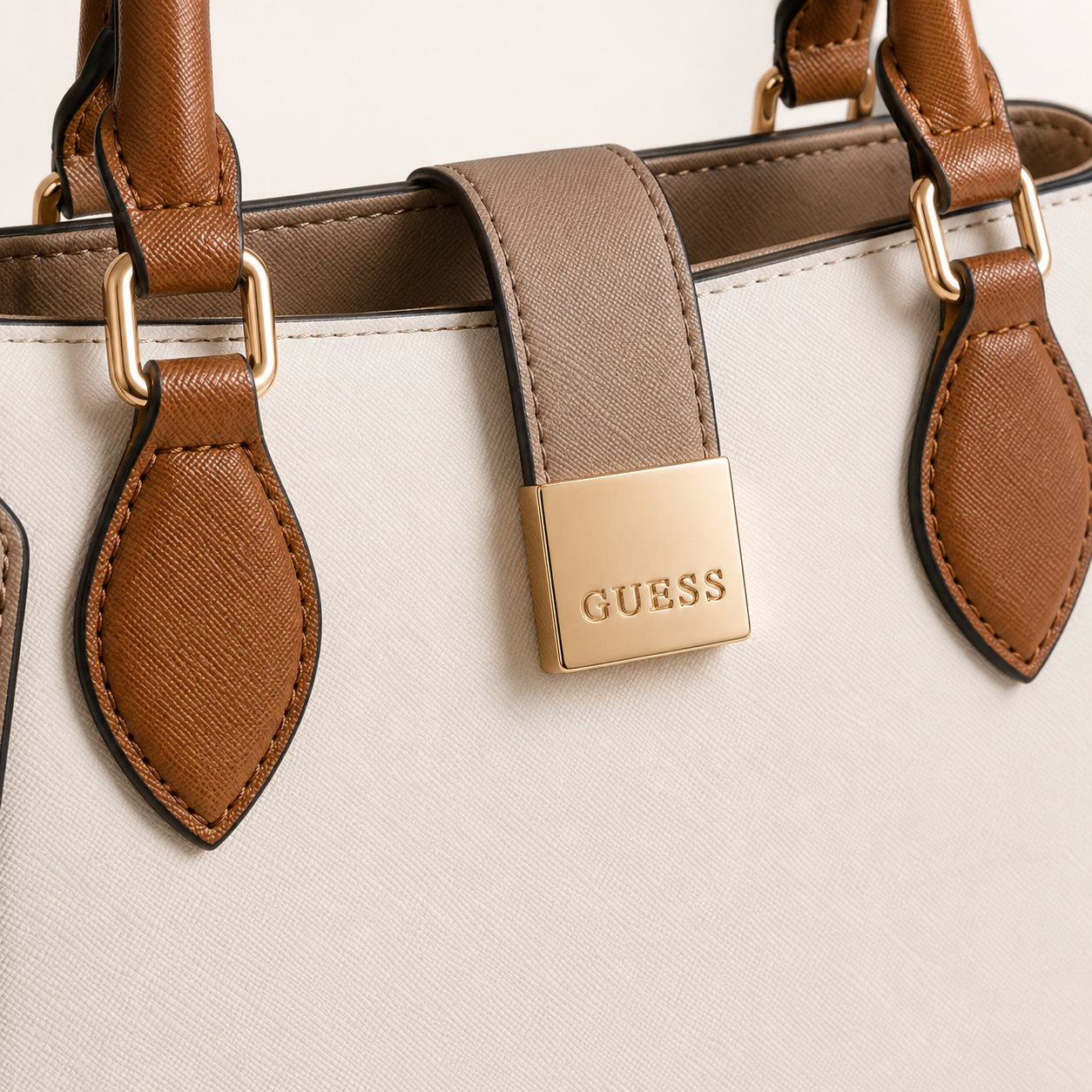 Cartera Guess Camylle Small Satchel Sand